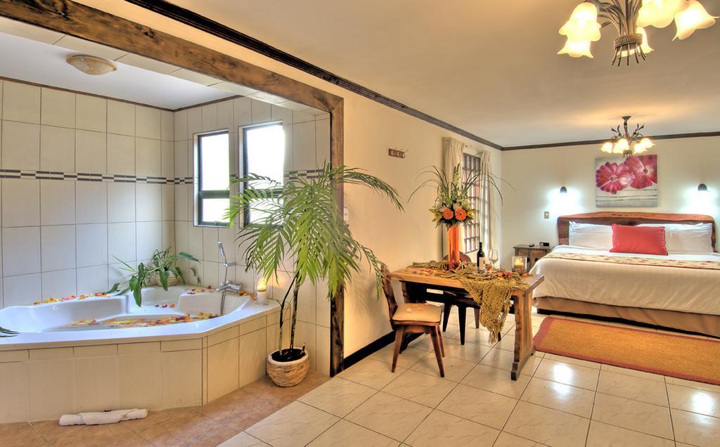 Hotel Chalet Tirol Heredia Esterno foto