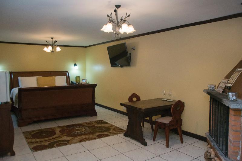 Hotel Chalet Tirol Heredia Esterno foto